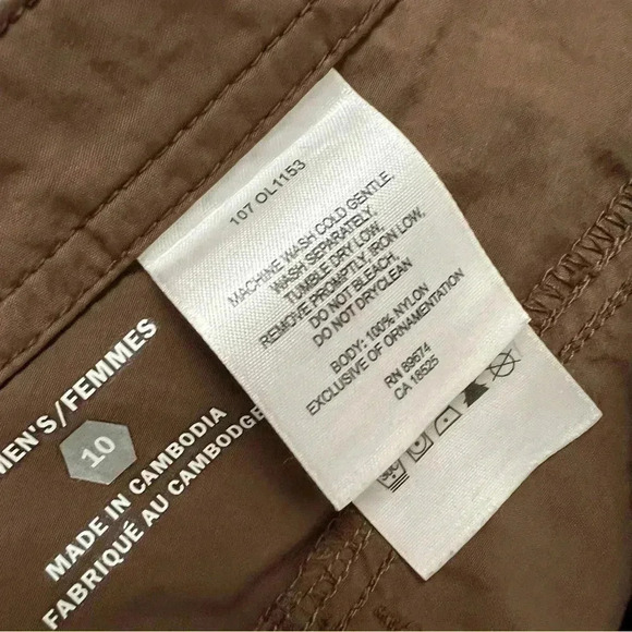 MOUNTAIN HARDWEAR Women OL1153 Brown Cropped Hiking Capri Pants SZ 10 Zip Pocket - Picture 6 of 15